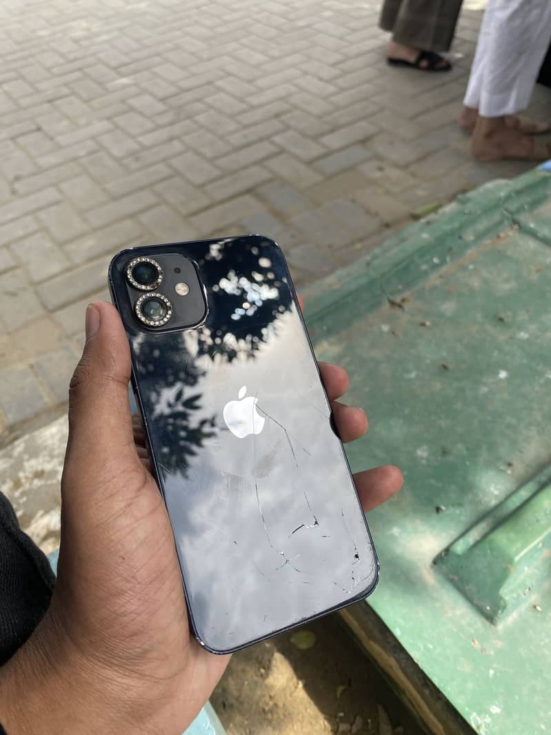 Apple iPhone 12 3