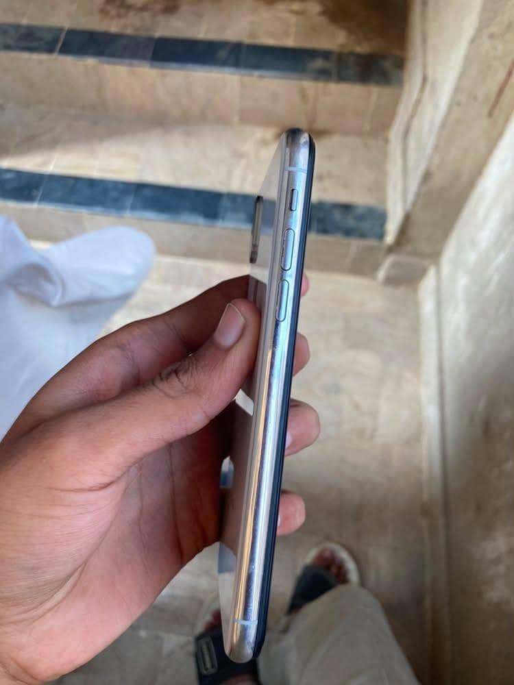 Apple iPhone X 2