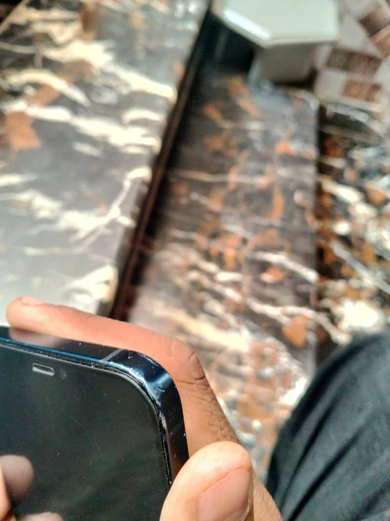 Apple iPhone 12 7
