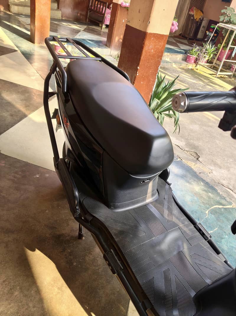 scooty 1