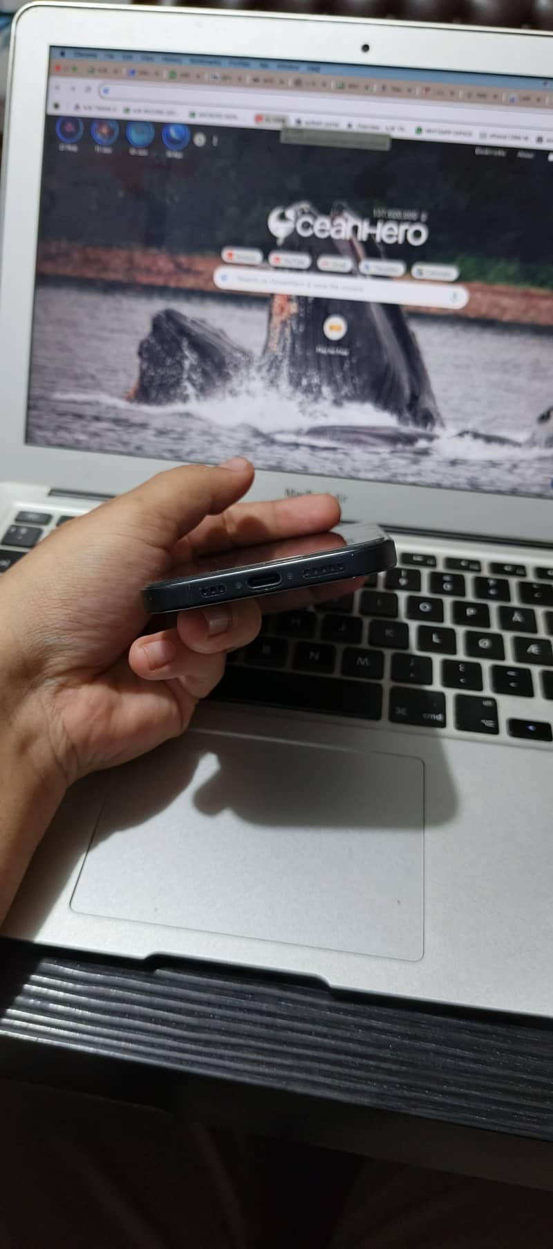 Apple iPhone 16 2