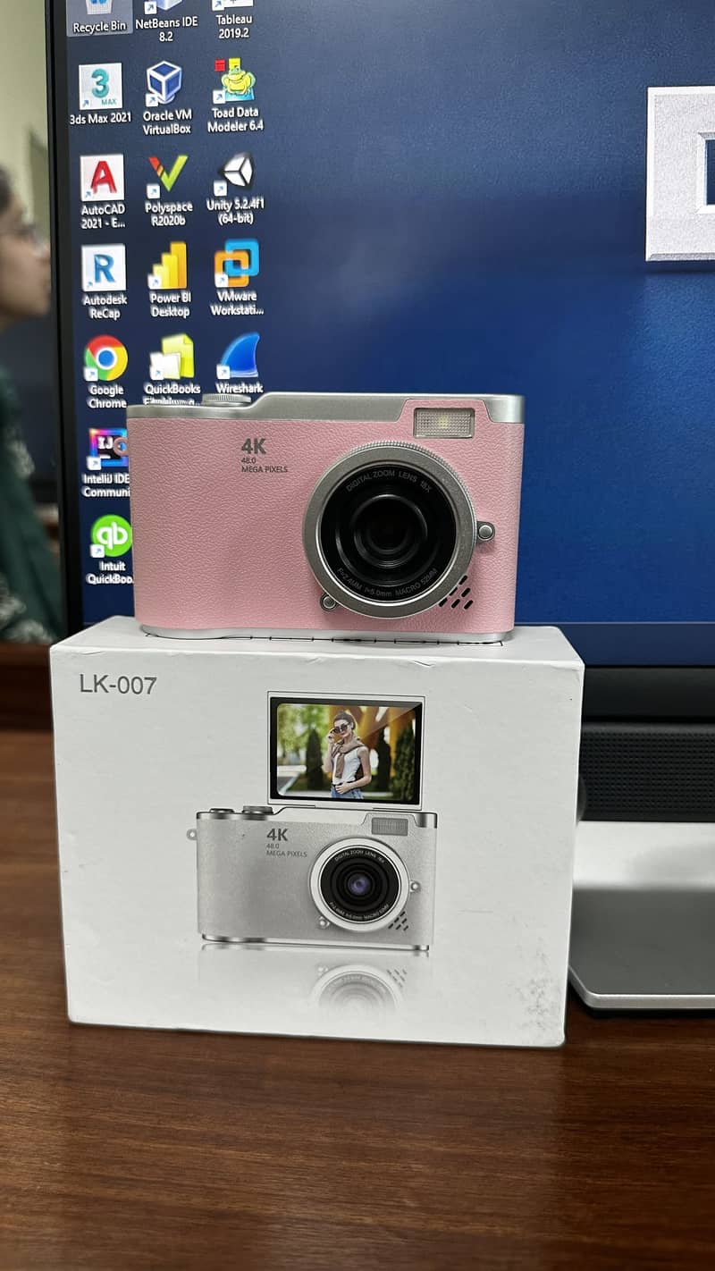 Camera without memory card 0