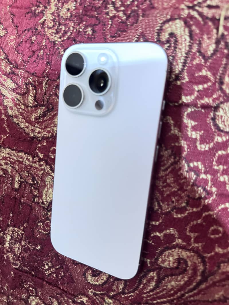 Apple iPhone 16 Pro 0