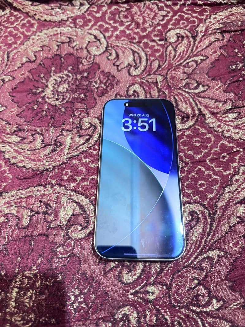 Apple iPhone 16 Pro 1