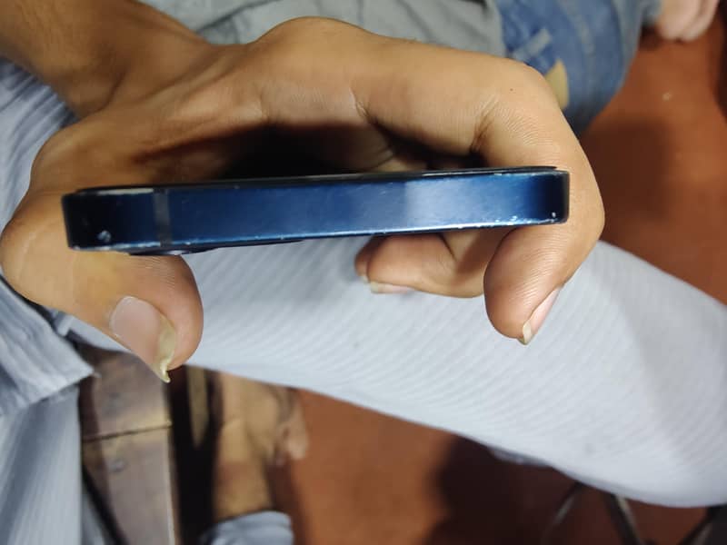 Apple iPhone 12 5
