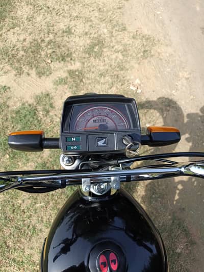 BLACK HONDA CD70