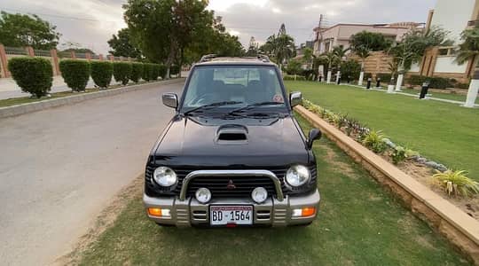 Dr (R) Officer's Used OutClass Mitsubishi Mini Pajero 660cc Auto 4x4