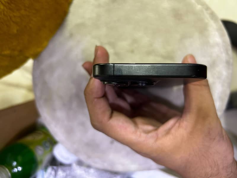 Apple iPhone 15 Pro 2