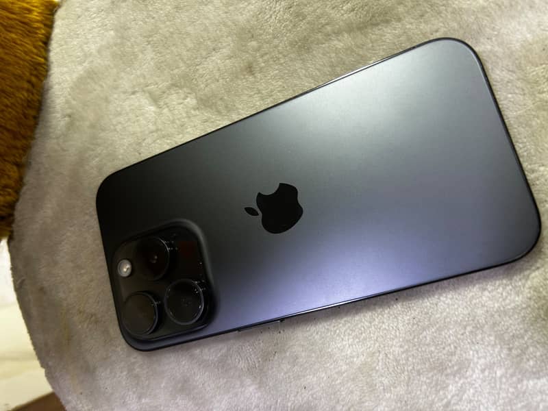Apple iPhone 15 Pro 3