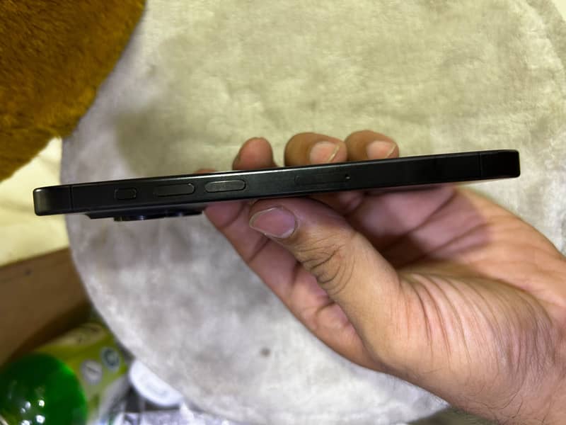 Apple iPhone 15 Pro 6