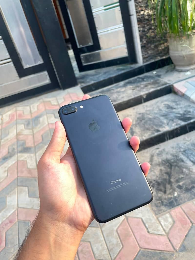 Apple iPhone 7 Plus 4