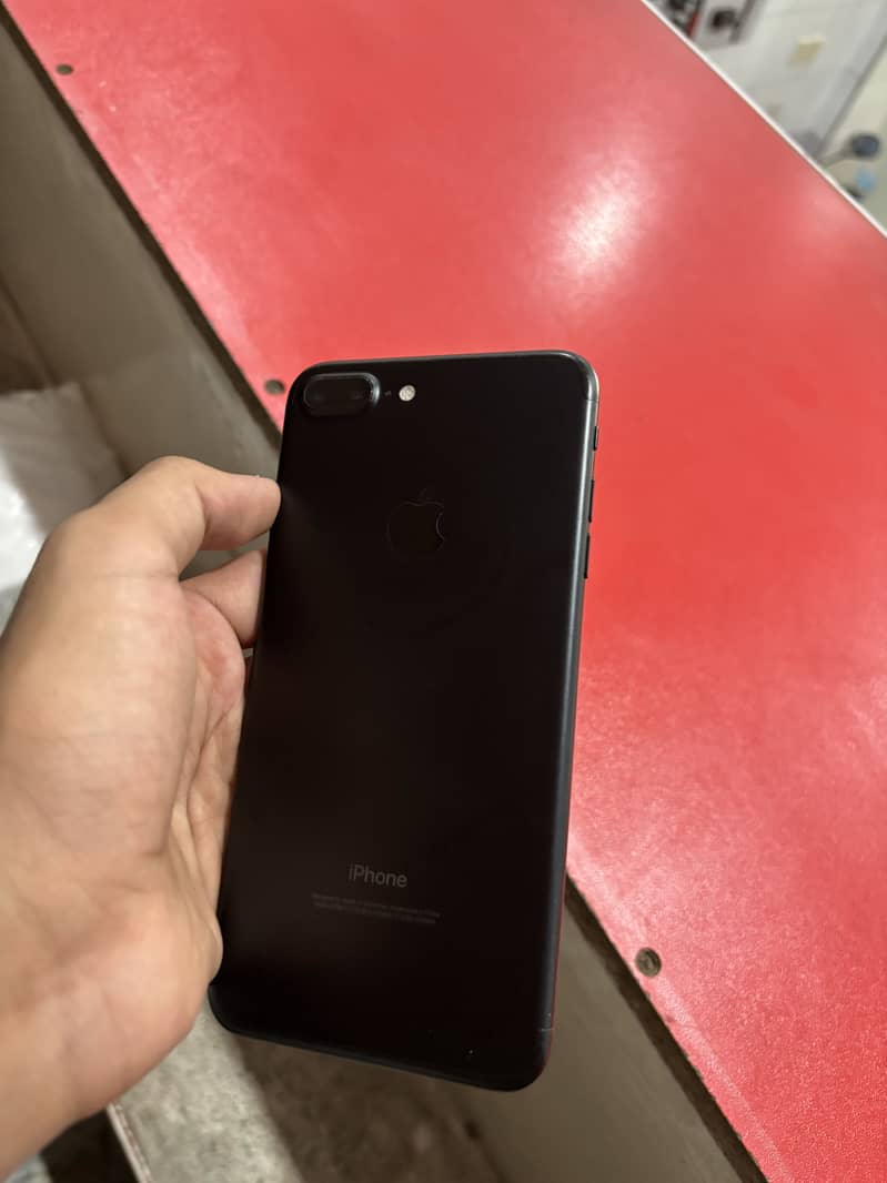 Apple iPhone 7 Plus 19