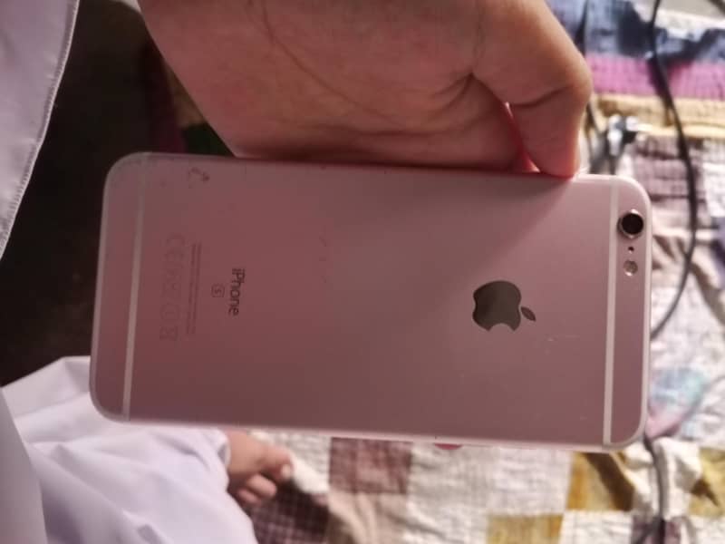 Apple iPhone 6S Plus 0