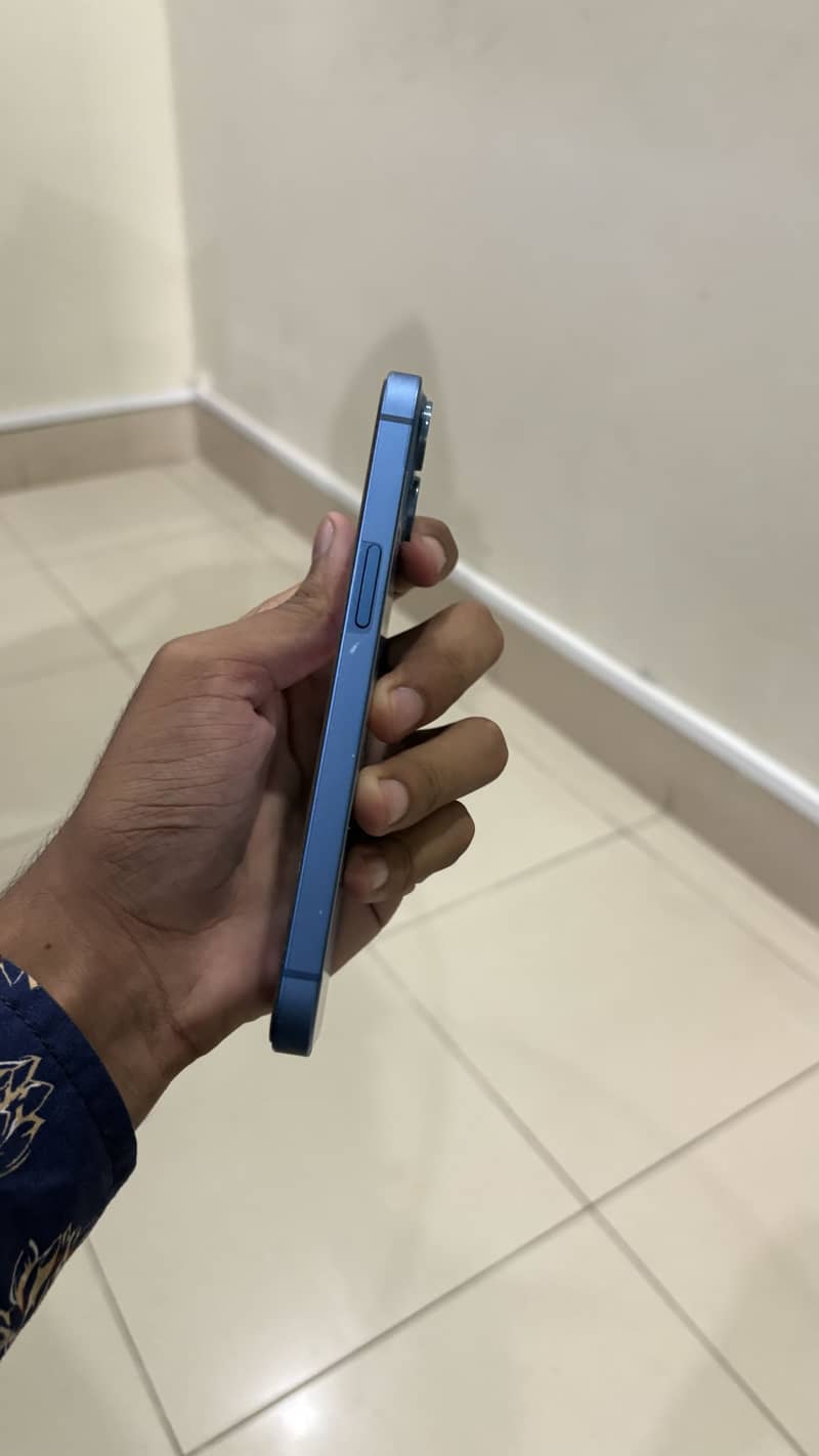 Apple iPhone 13 6