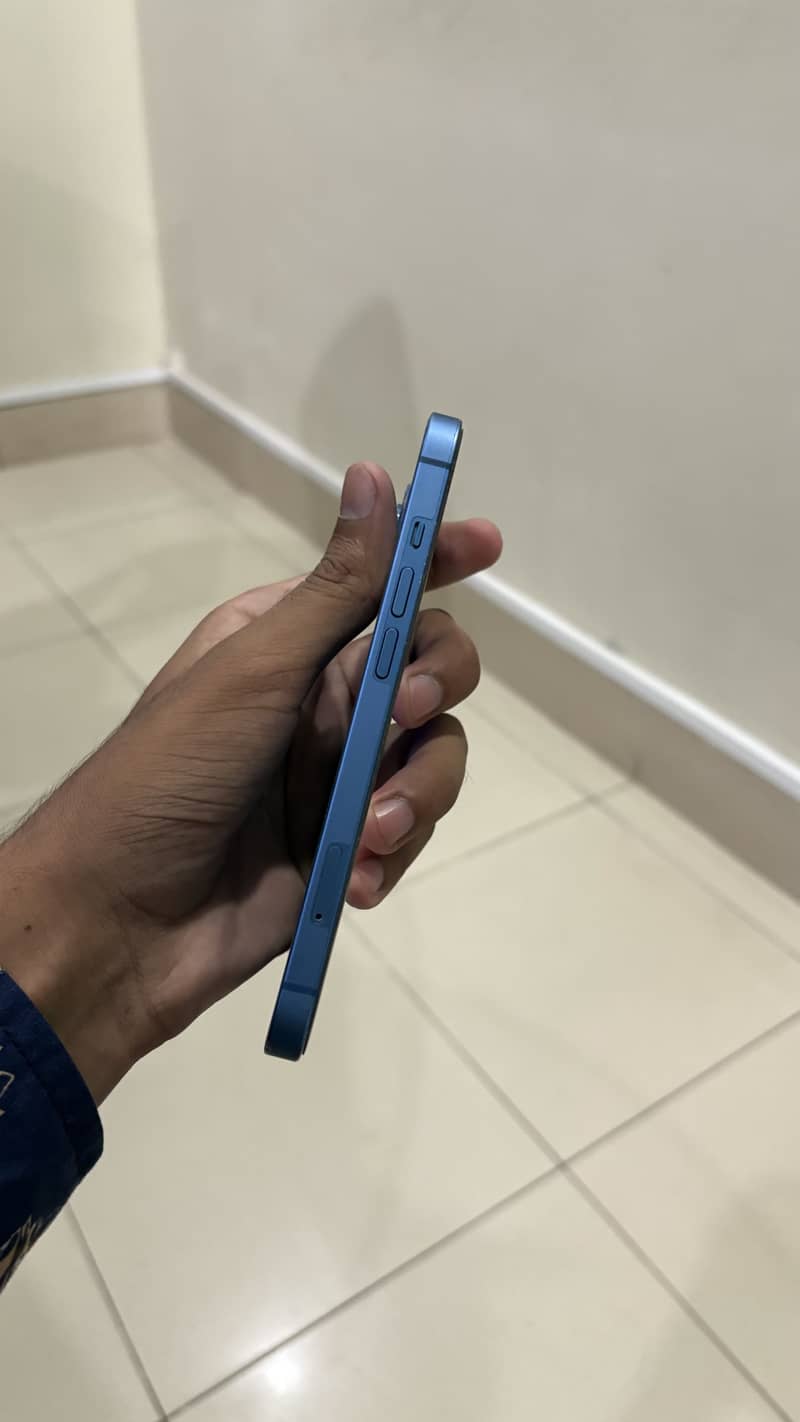 Apple iPhone 13 7