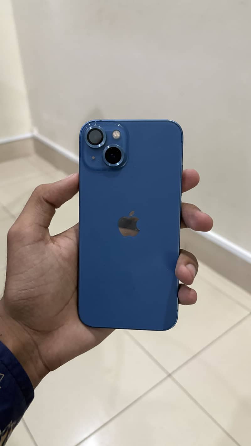 Apple iPhone 13 8