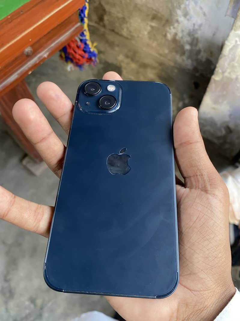 Apple iPhone 13 0