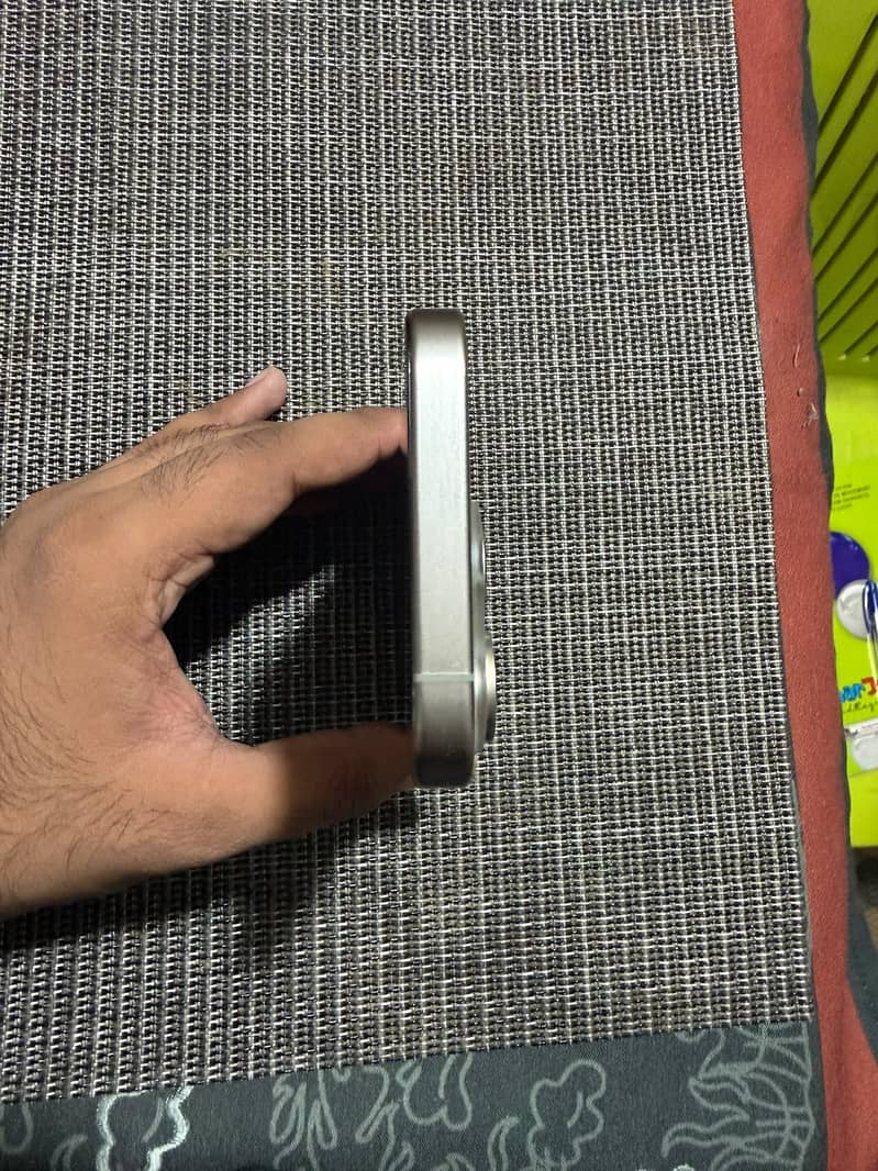 Apple iPhone 15 Pro 2