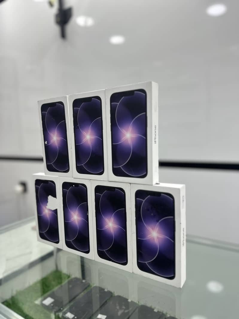 Apple iPhone 17e 0