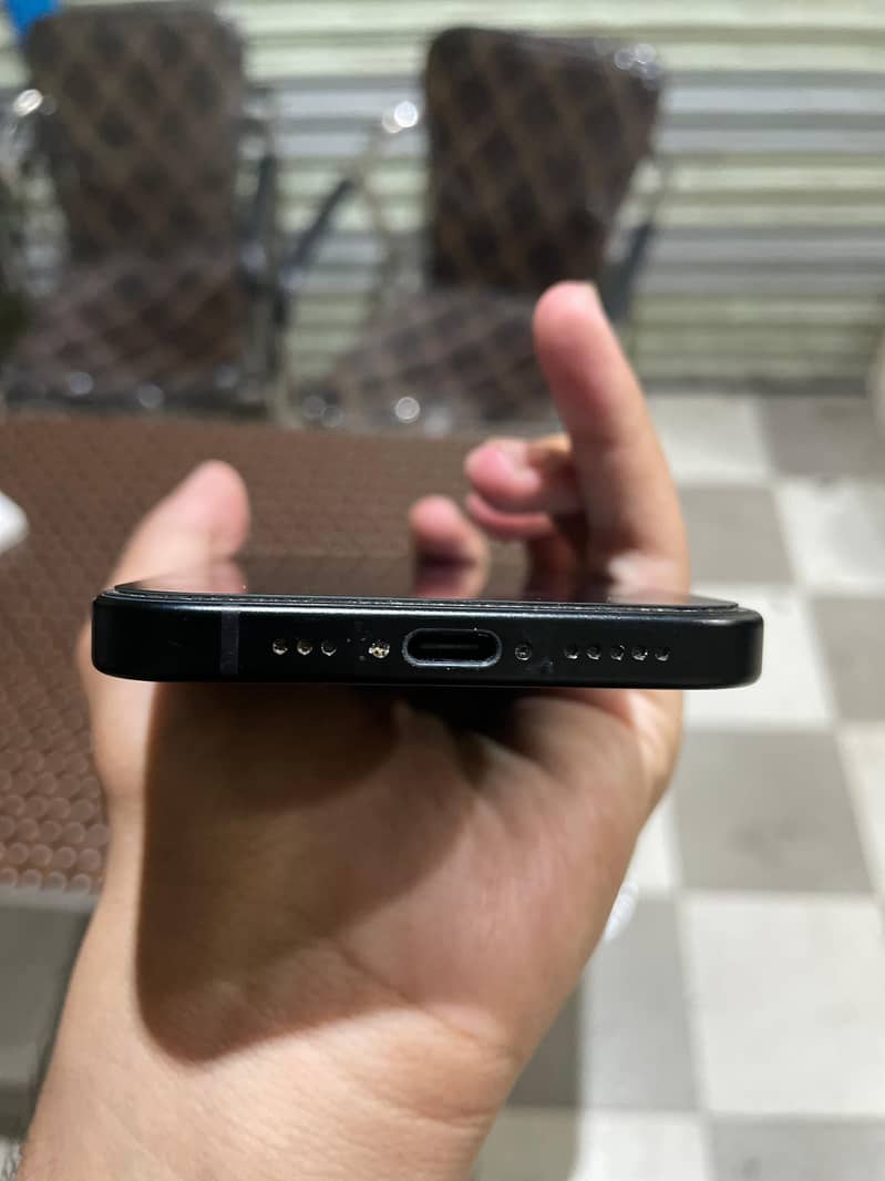 iPhone 15 3