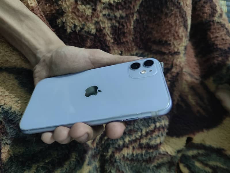 Apple iPhone 11 4