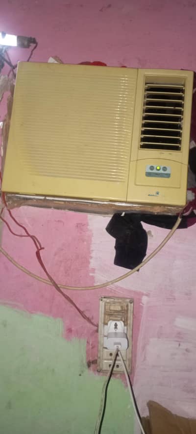 window AC