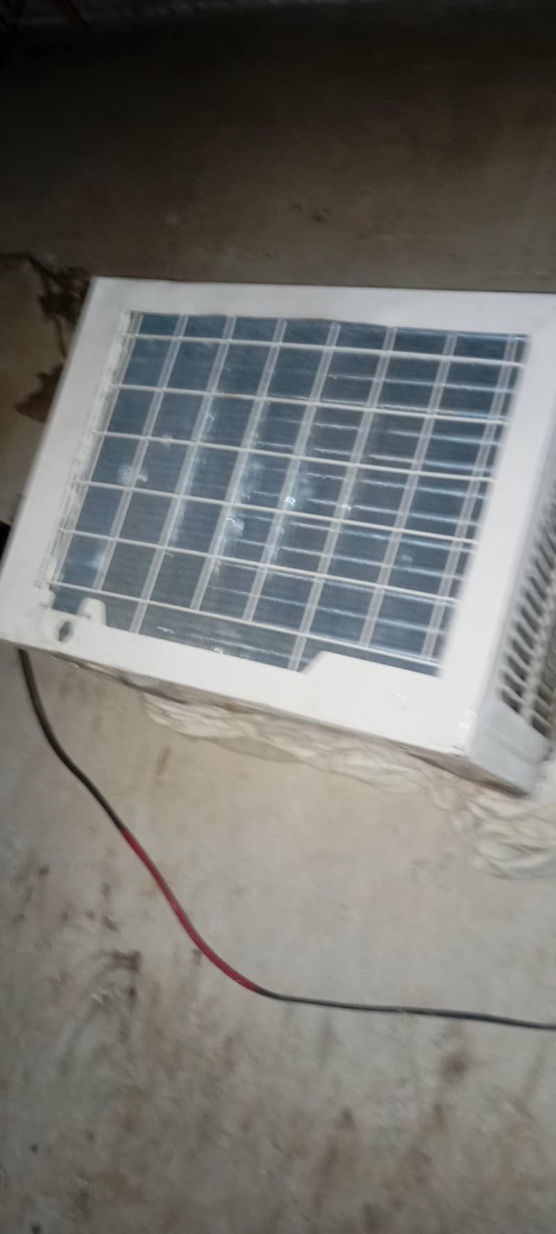 window AC 1
