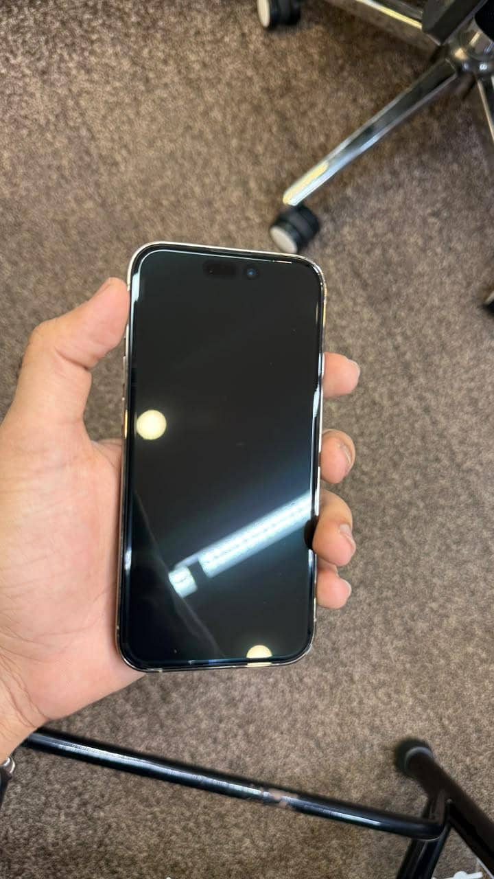 Apple iPhone 14 Pro 1