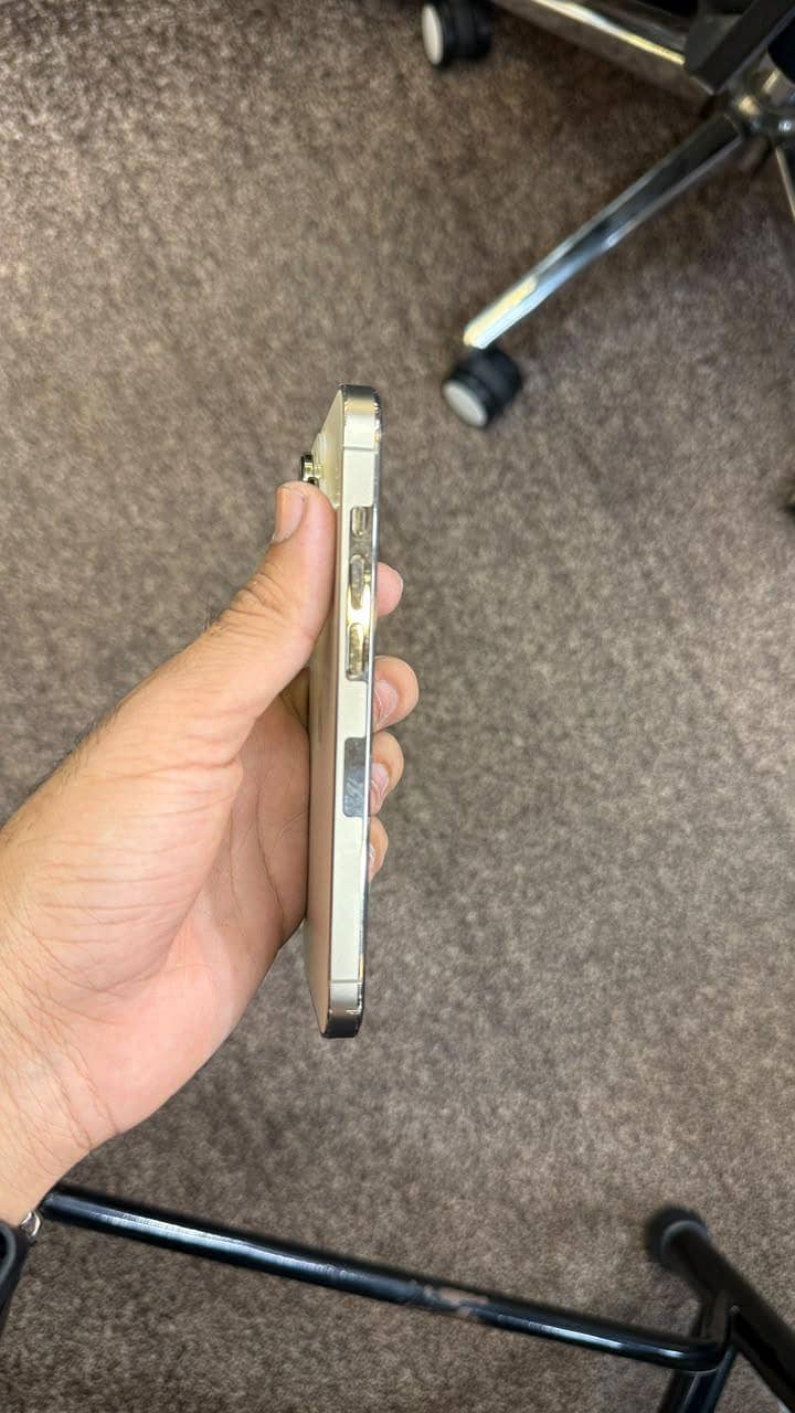 Apple iPhone 14 Pro 2