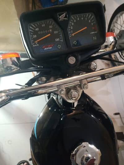 Honda 125 black colour 2025 ur 2026 model