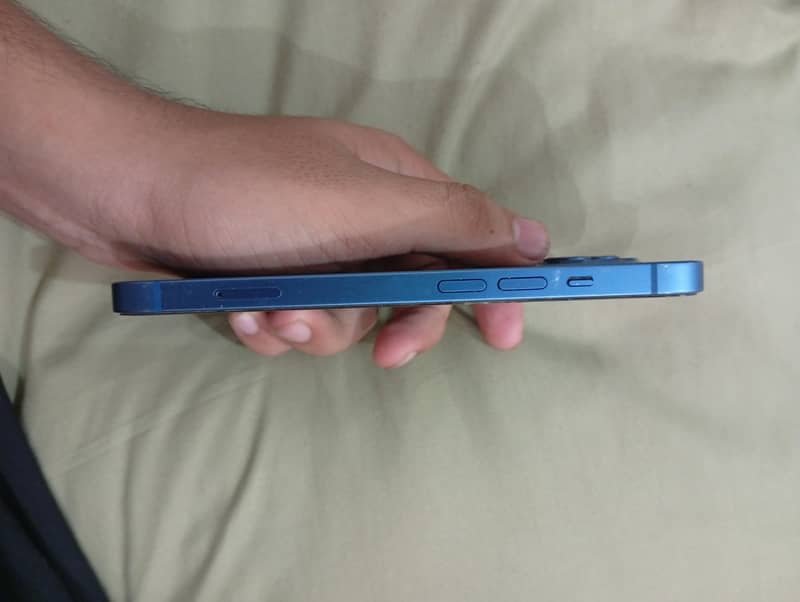 Apple iPhone 13 1