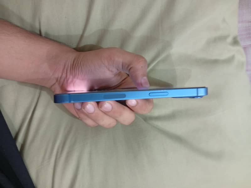 Apple iPhone 13 3