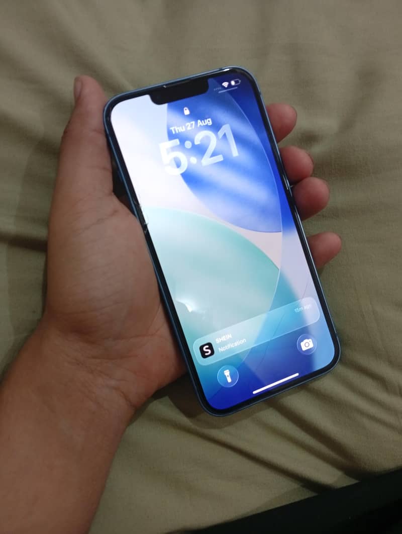 Apple iPhone 13 5