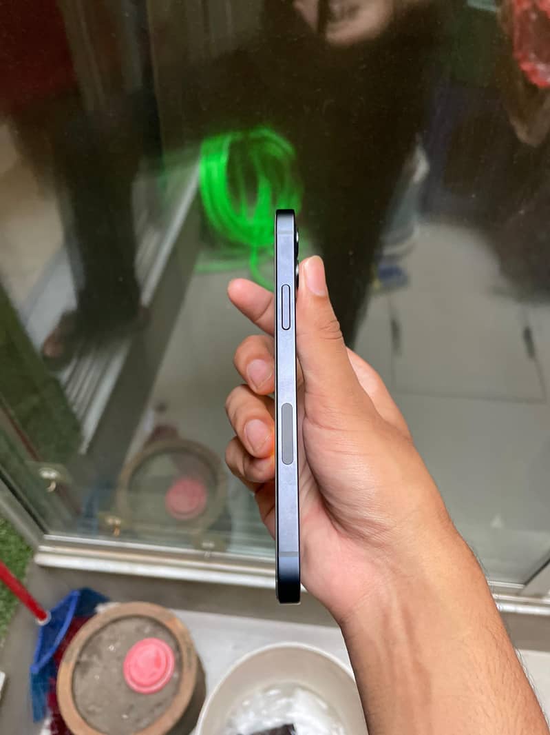 Apple iPhone 12 3