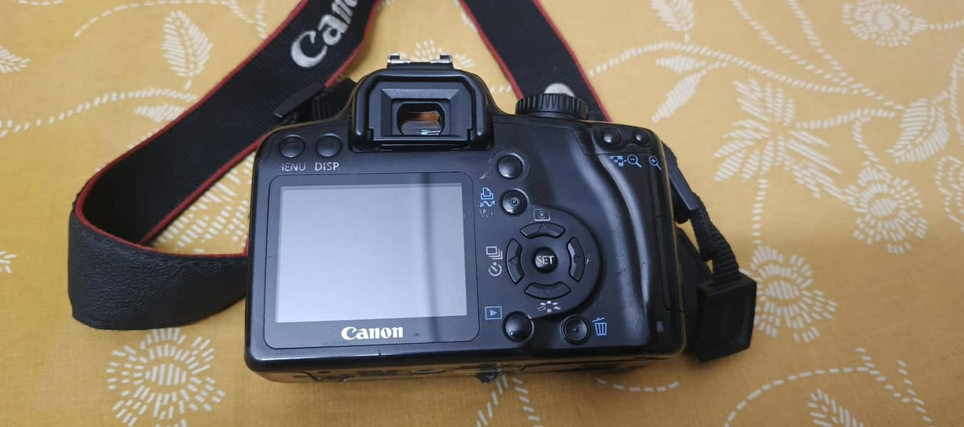 Canon EOS 1000D 1