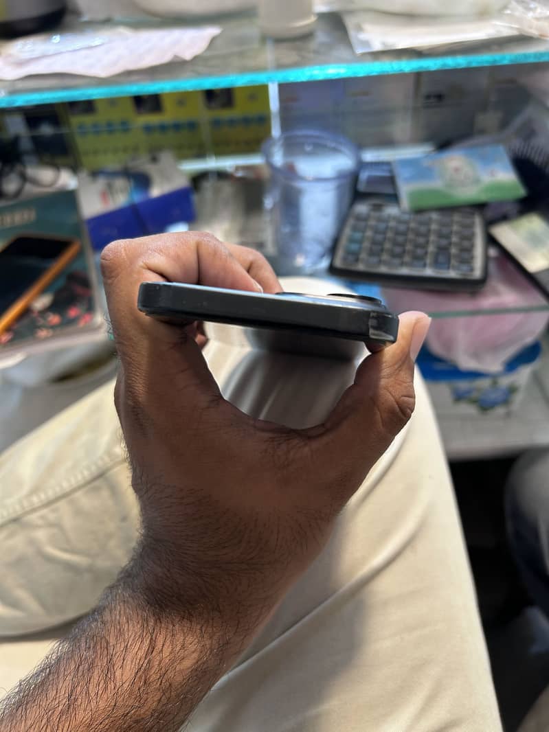 Apple iPhone 15 4