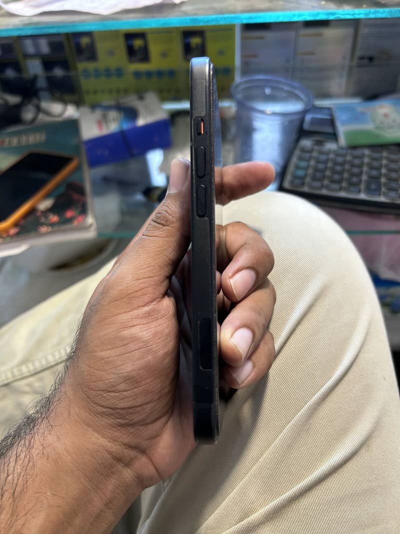 Apple iPhone 15 6