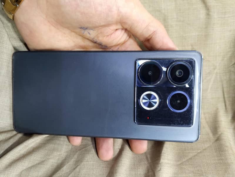 Infinix Note 40 0