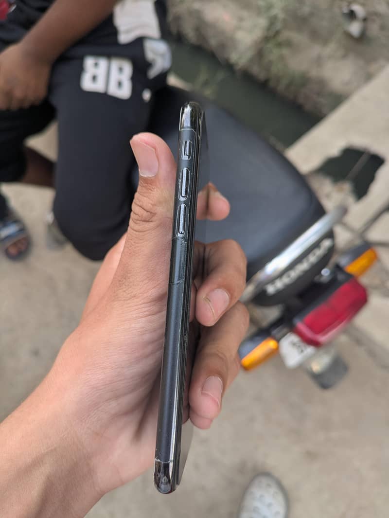 Apple iPhone X 2