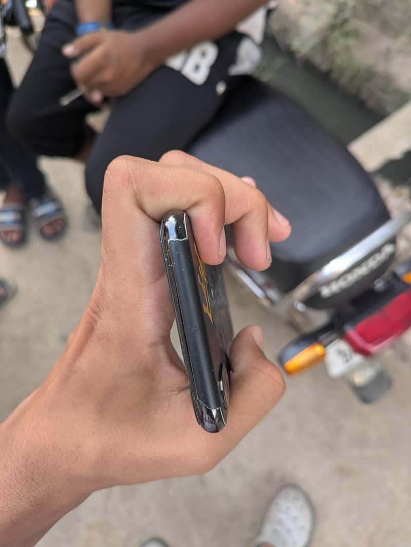 Apple iPhone X 5