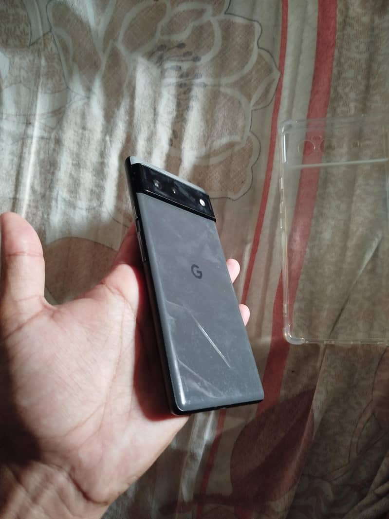 Google Pixel 6 4
