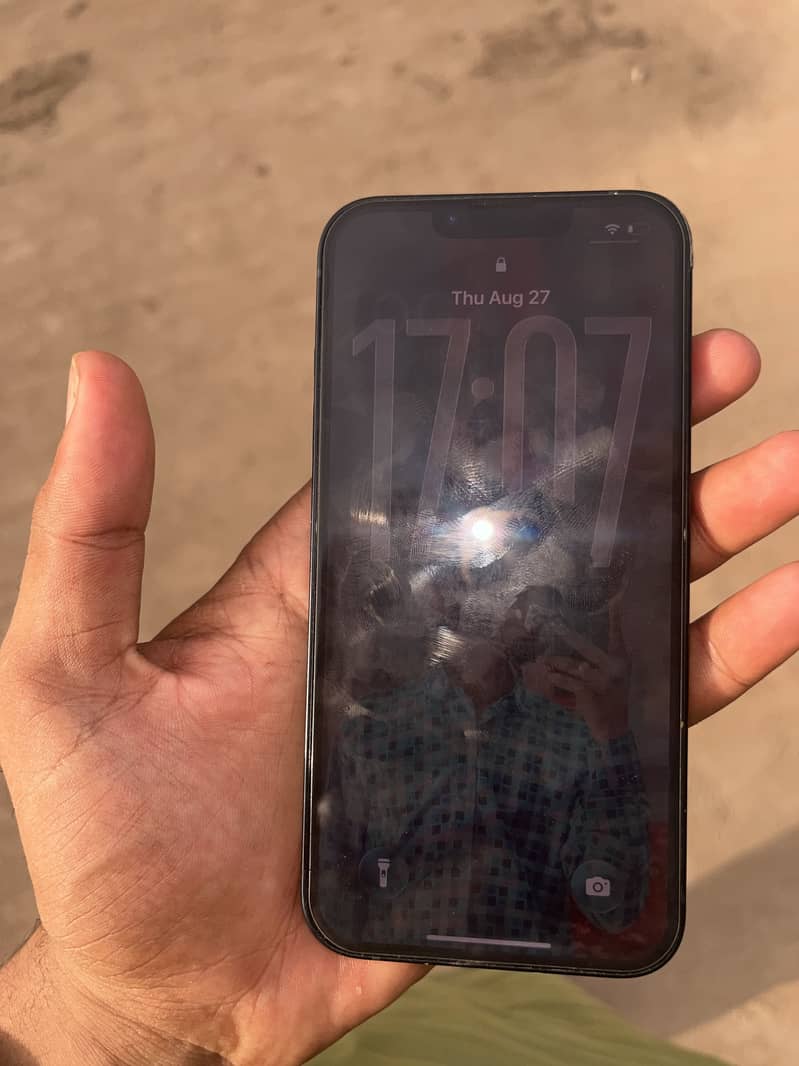 Apple iPhone 13 5