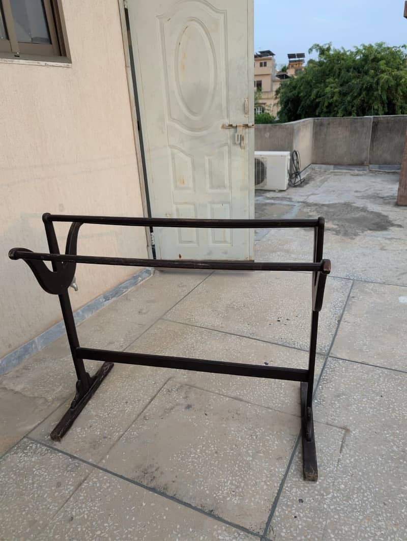 Towel stand 5