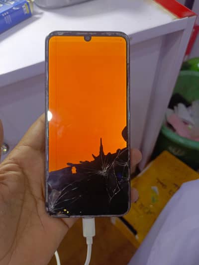 LG V60 ThinQ 5G   panel and back break condication ap ke samne hy