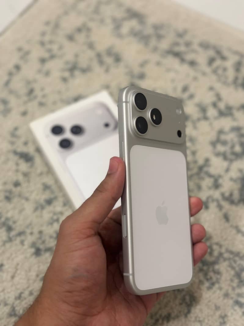 iPhone 17 Pro Max 2