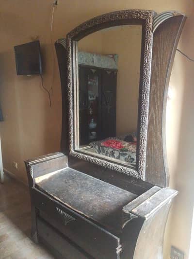 dressing table