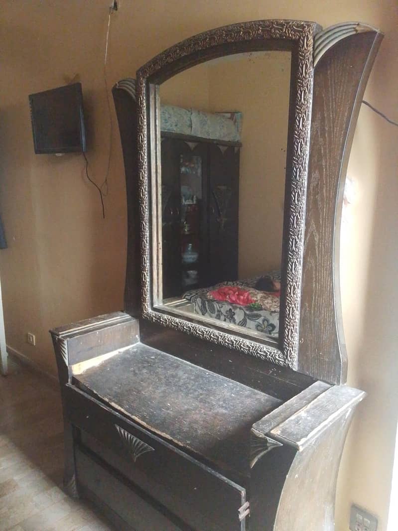 dressing table 0