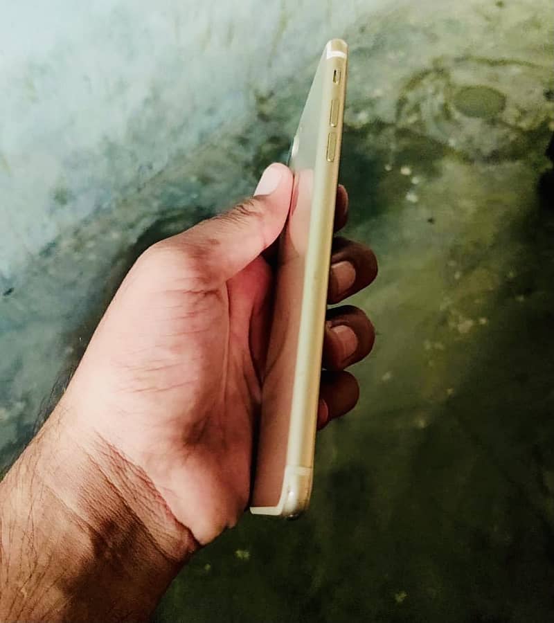 Apple iPhone 7 Plus 4