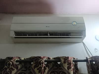 GREE 1 TON