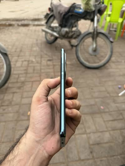 Vivo V30 12/256